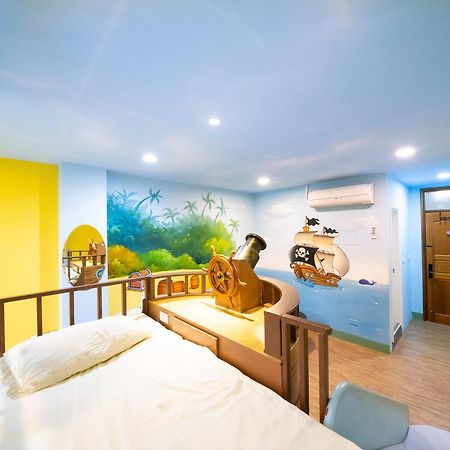 Fairytale House Bed & Breakfast Tainan Bagian luar foto