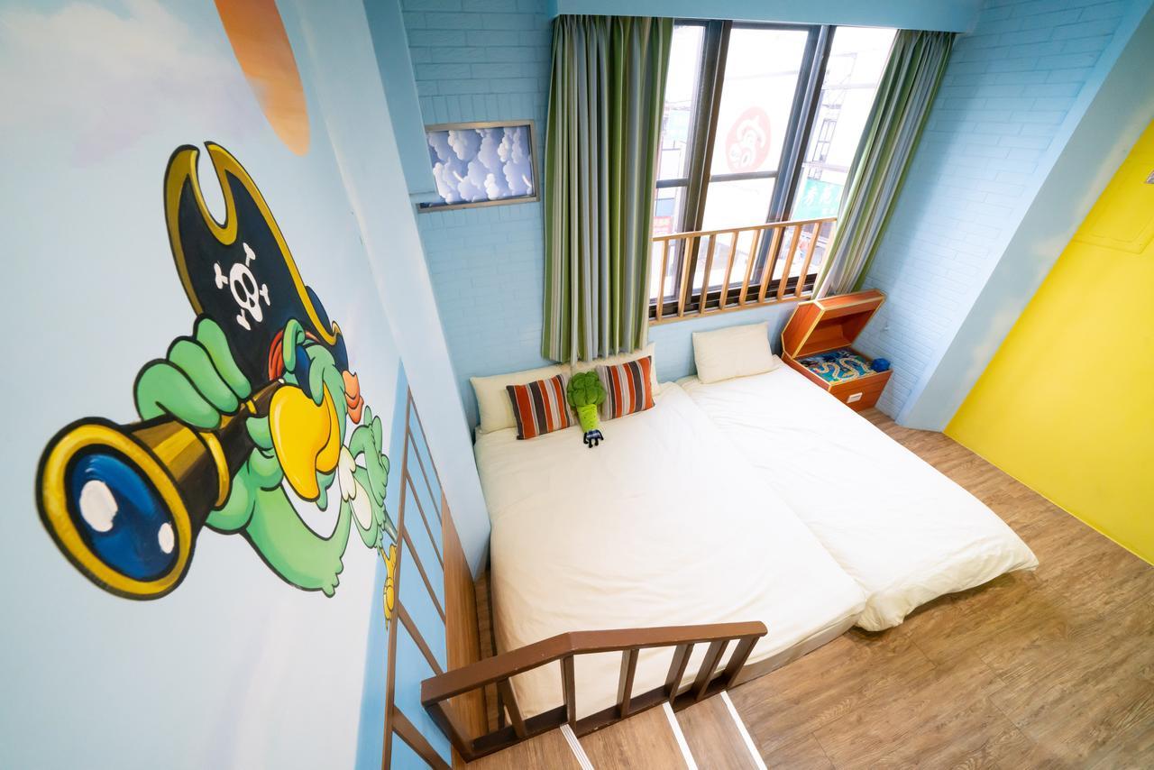 Fairytale House Bed & Breakfast Tainan Bagian luar foto