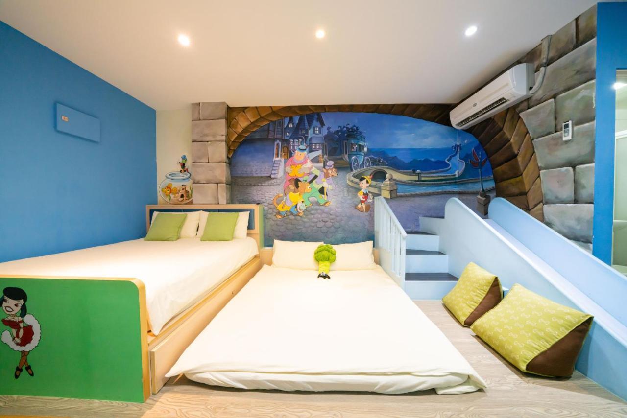 Fairytale House Bed & Breakfast Tainan Bagian luar foto